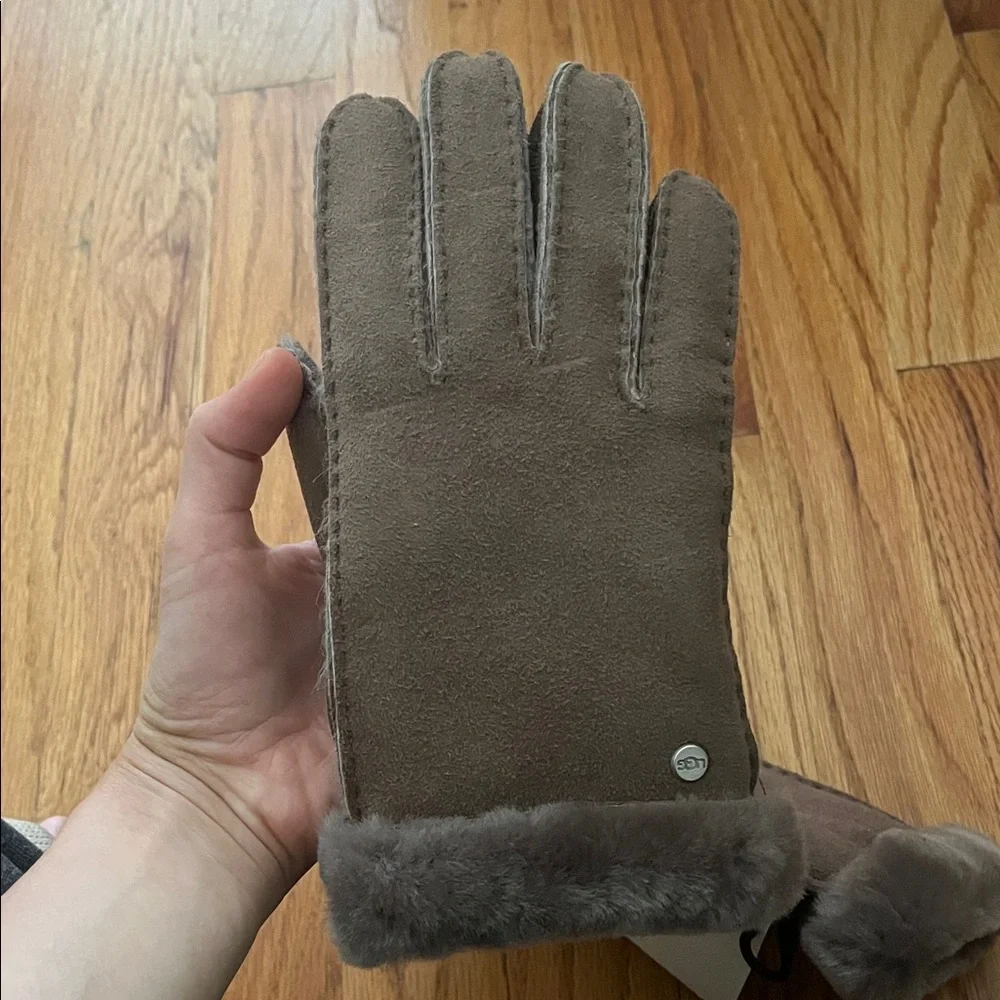 Ugg Sheepskin Gloves With Fur